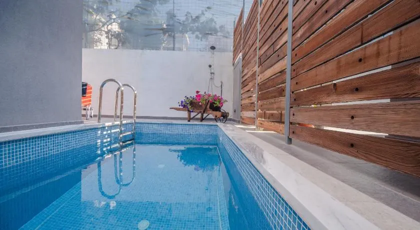 Skandalakis Homes & Apartments - Image 1