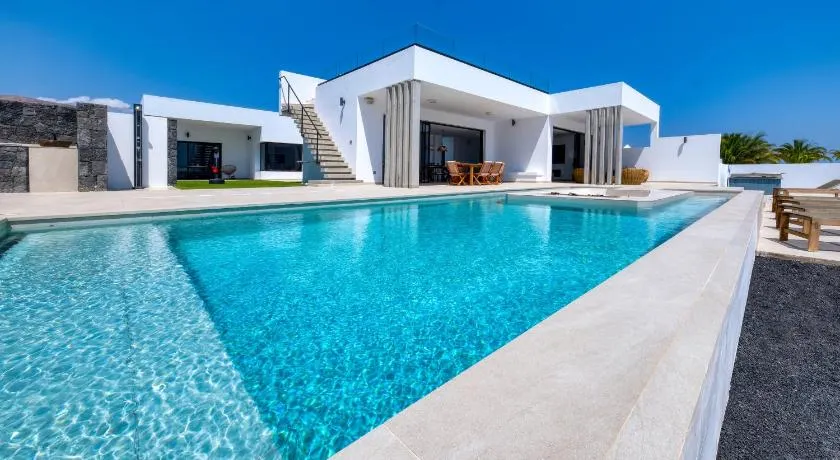 White House - Fire pit and Private pool By Lanzarote Vacation Homes - Image 1