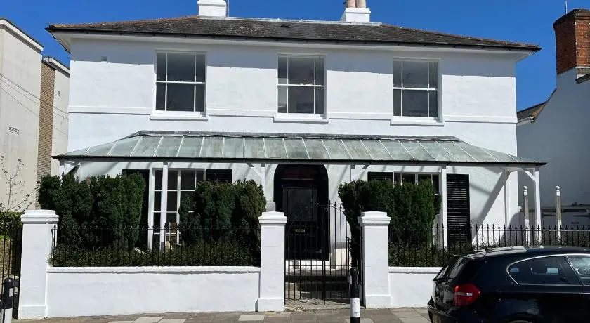 The Wight House B&B - Image 1