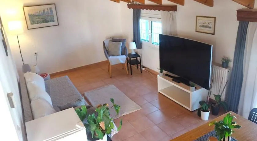 Cosy Loft Apartment, Argyrades - Image 1