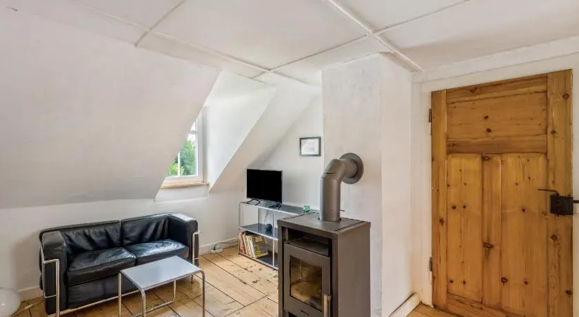 Large Apartment 60 M² With Garden - Image 1