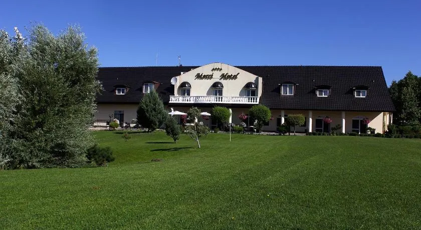 Merci Hotel - Image 1