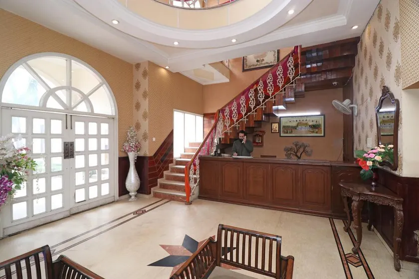 OYO Royal Castle - Image 1