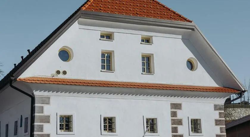Apartments Možinetova hiša - Image 1