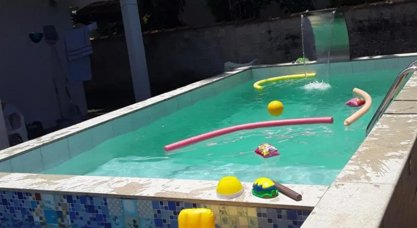 CASA DE PRAIA COM DUAS PISCINAS E GARAGEM - Image 1