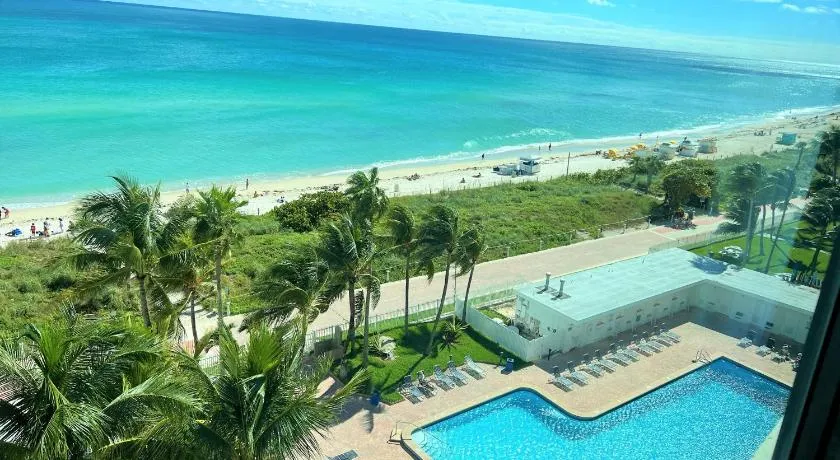Ocean Front Units at Miami Beach - Image 1