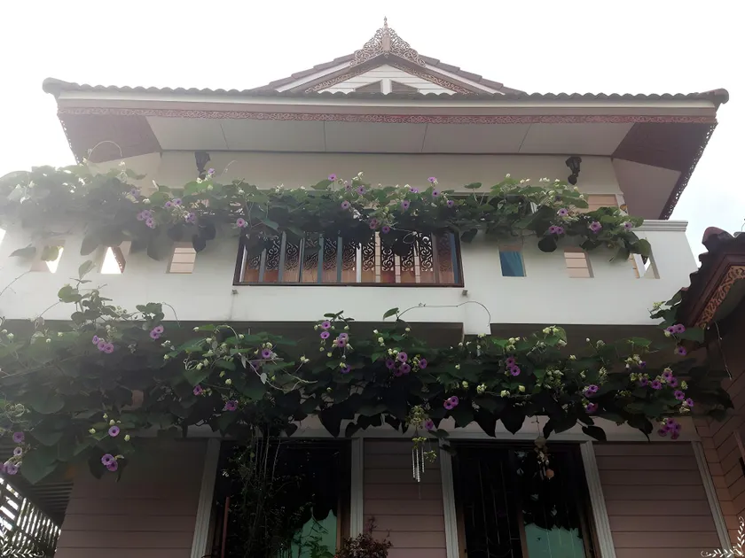 Loy Manee House - Image 1