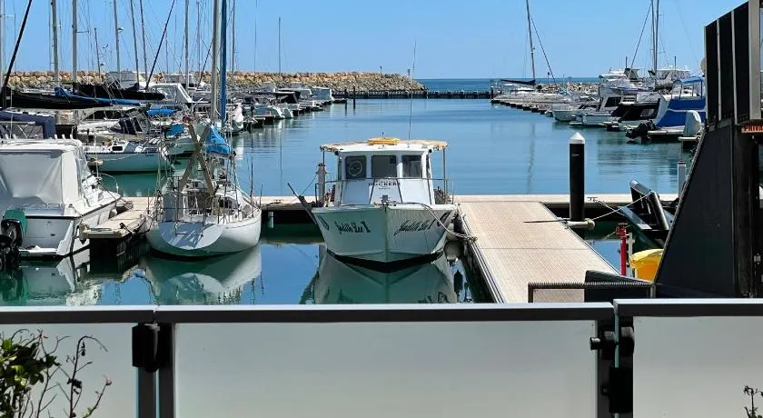 Mariner's Cove ~ Luxe Waterfront Apartment - Image 1