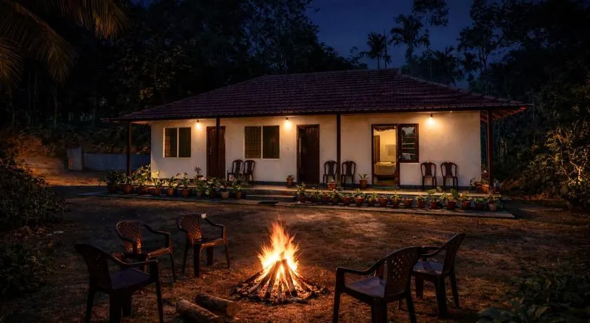 BlueMoon Homestay - Home Food, Estate, Near to Falls and View Points - Image 1
