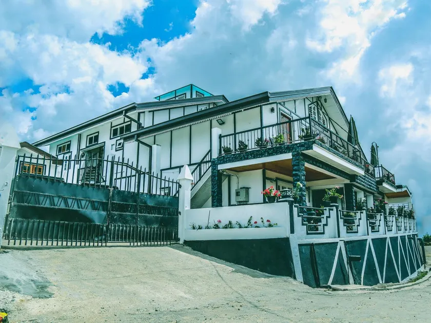 Himawari Hills Hotel and Hostel - Image 1