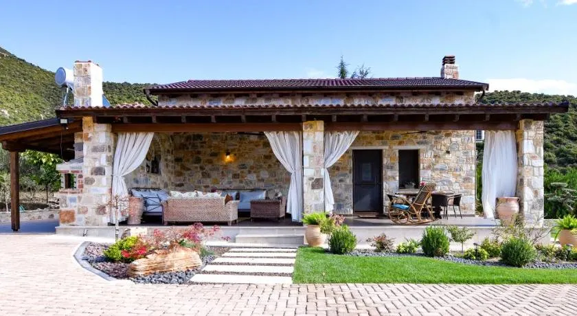 Pinelia Home - Image 1