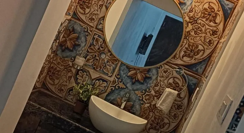 White Guest House - Image 1