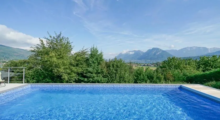 La Petite Montagne - Image 1