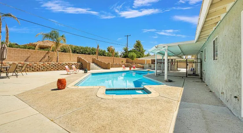 Charming Apple Valley Retreat - Image 1