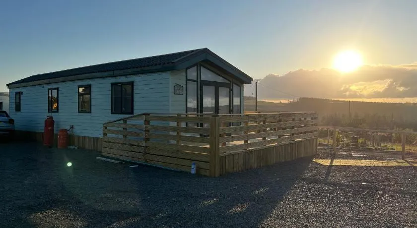 Maneight Luxury Lodge with hot tub - Image 1