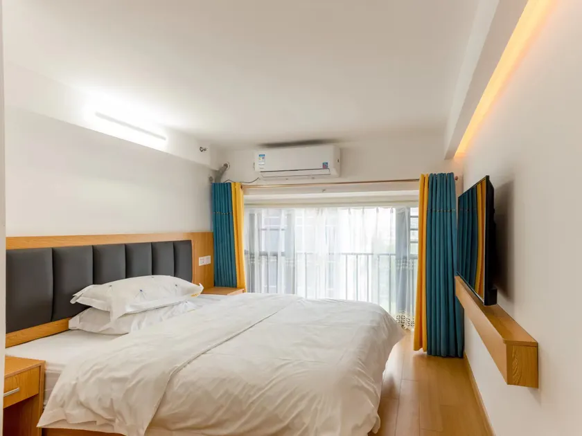 Fuyuanhui Luxury Apartments (Tianhe Smart City Metro Station Branch) - Image 1