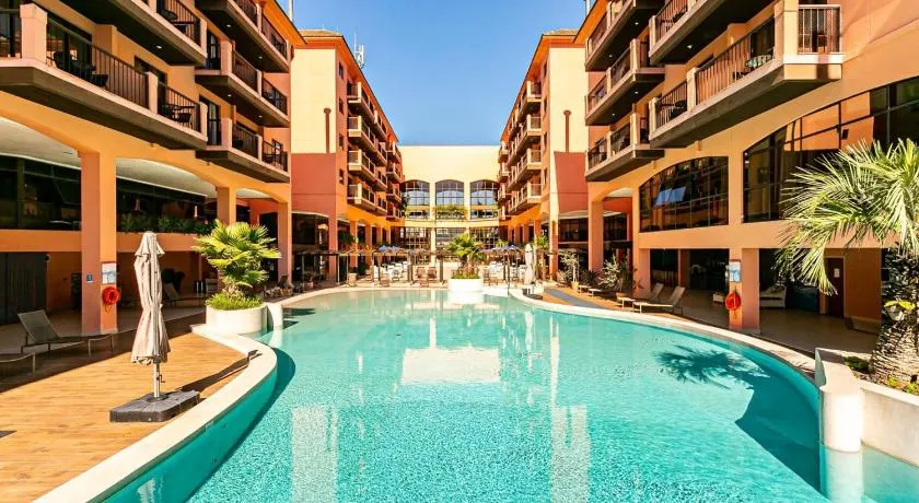 Estúdios Modernos em Resort pé na areia - Jurerê Beach Village JBVJR - Image 1