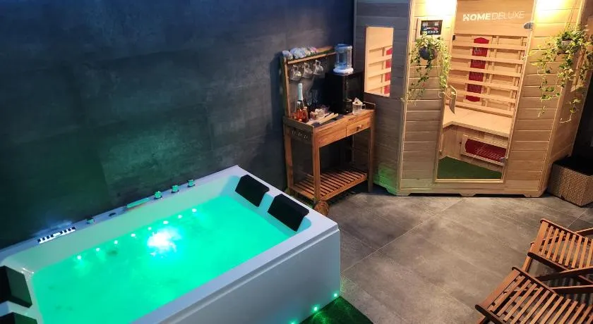 VITA - Deluxe Apartment & Private Spa - Image 1
