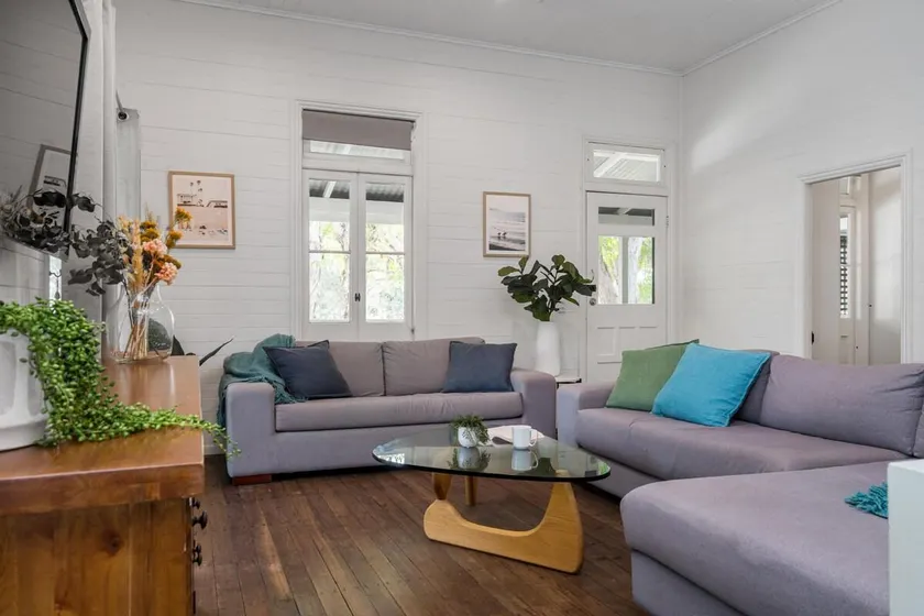 Cove Quarters - Image 1