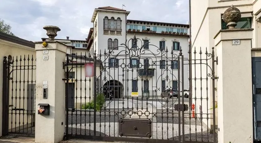 LUX Apartment Milano Metro M2 - Image 1