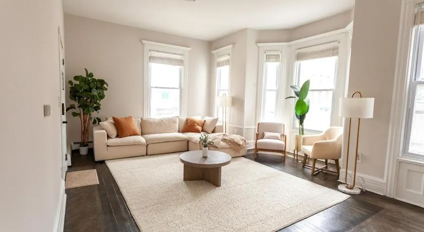 Spacious Home Near NYC&Metlife w private parking - Image 1