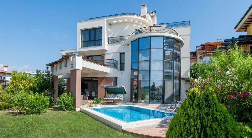 Luxury House on Buzhaka - Image 1
