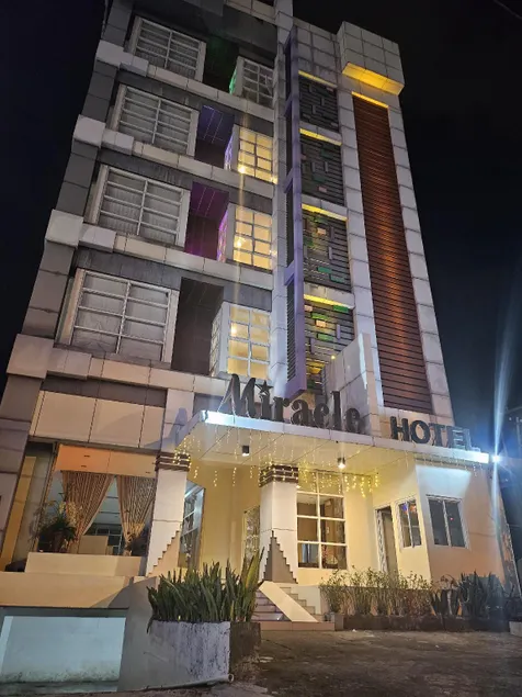 Miracle Hotel Manado - Image 1