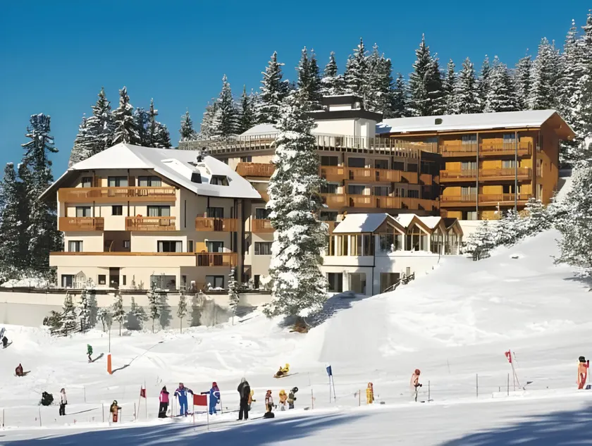 Hotel Cristal - Image 1