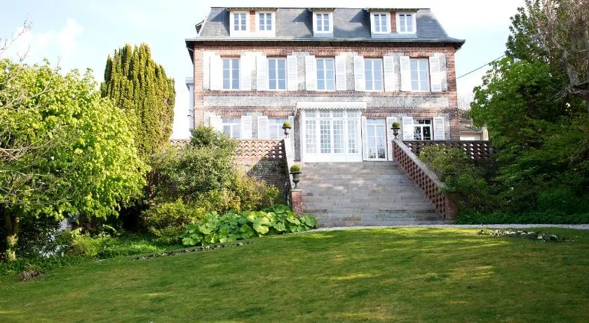 Castel De La Terrasse - Image 1