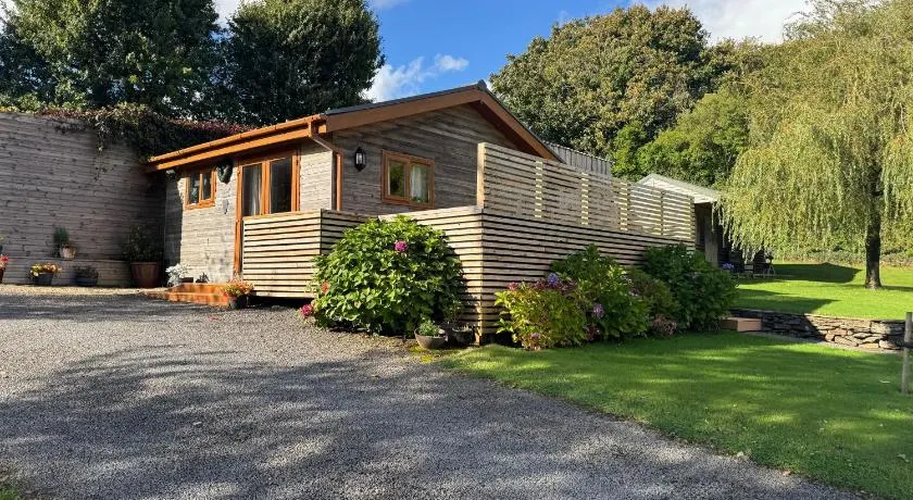 Swansea Log Cabin - Image 1