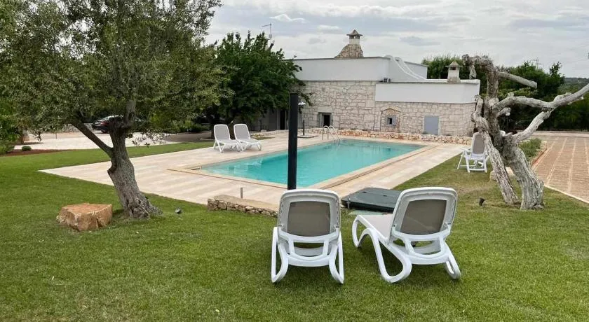Casale dolina verde . - Image 1
