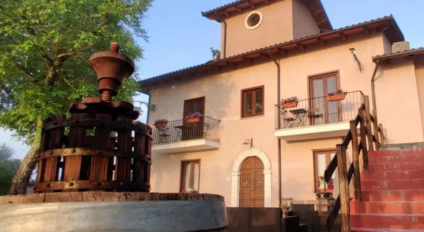 "il Casaletto" Agriturismo Moderno, Vista Panoramica e Cibo Spettacolare- Scurcola Marsicana - Image 1