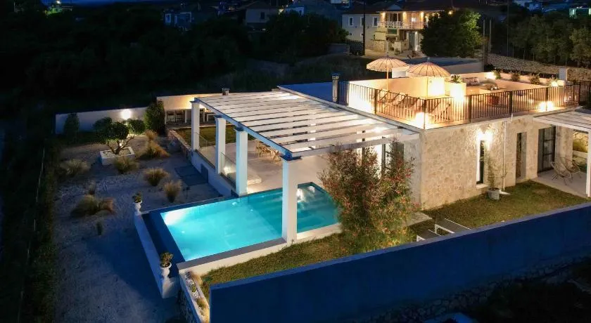 LUZ BLANCA Rooftop seaview villa - Image 1