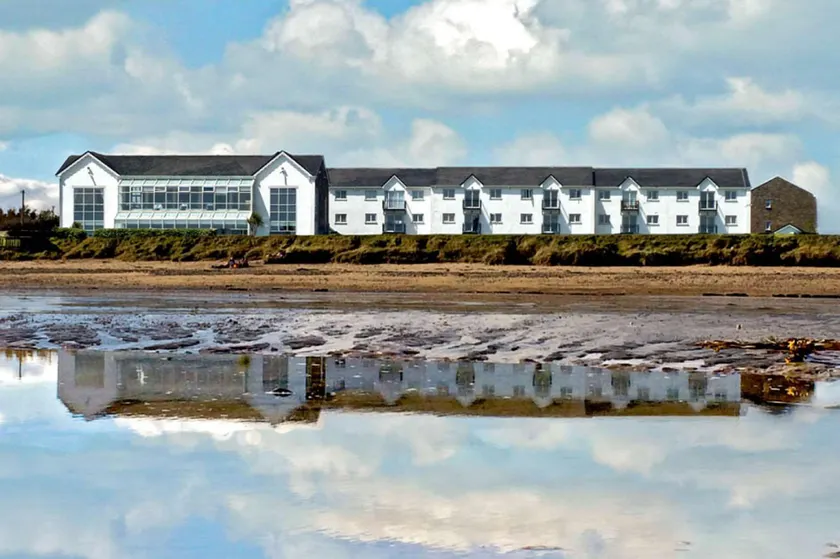 Quality Hotel and Leisure Center Youghal - Image 1