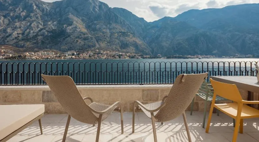 Mare Vista Kotor - Elegant Sea View Loft - Image 1