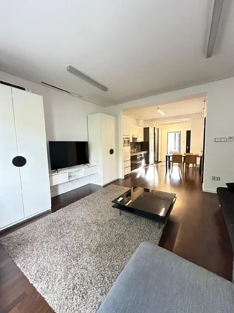 Colton Budapest T55 - Image 1
