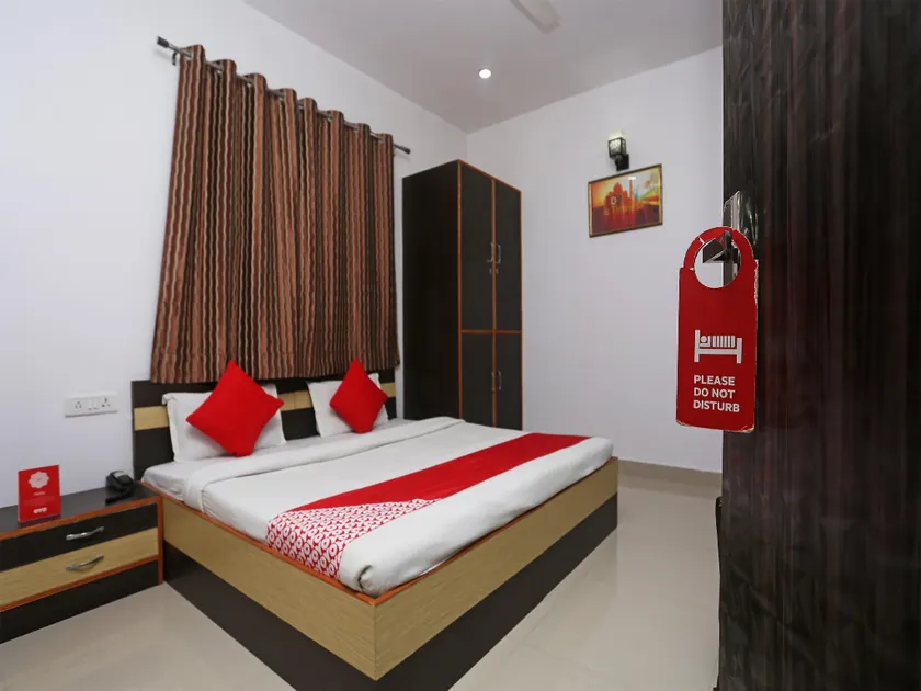 Hotel Taj Niwas - Image 1