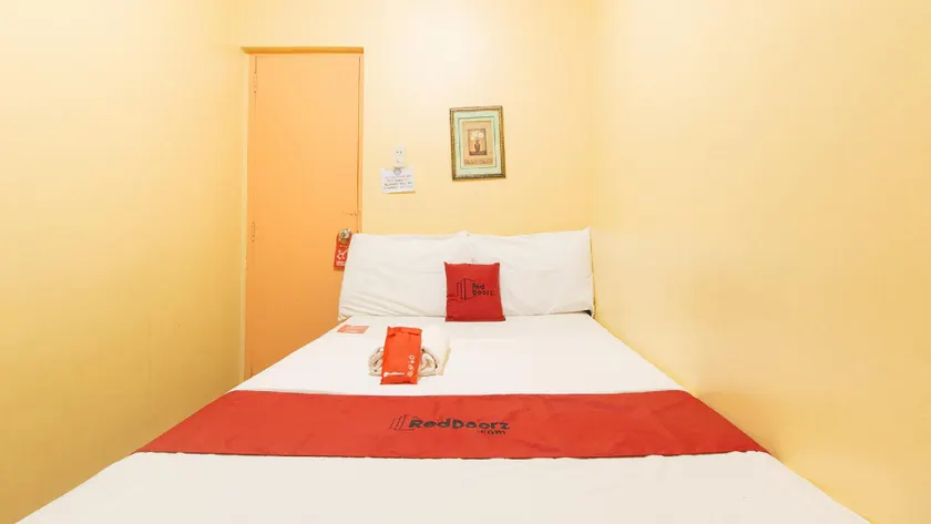 RedDoorz near SM Batangas City - Image 1