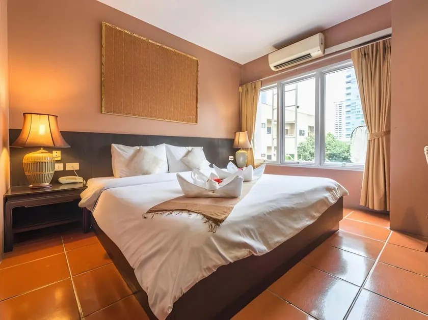 Baan Sukhumvit Soi 20 - Image 1