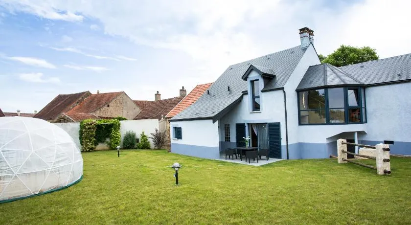 Maison Indigo - Image 1