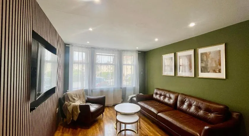 Lovely Paisley Home with Parking - Pass the Keys - Image 1