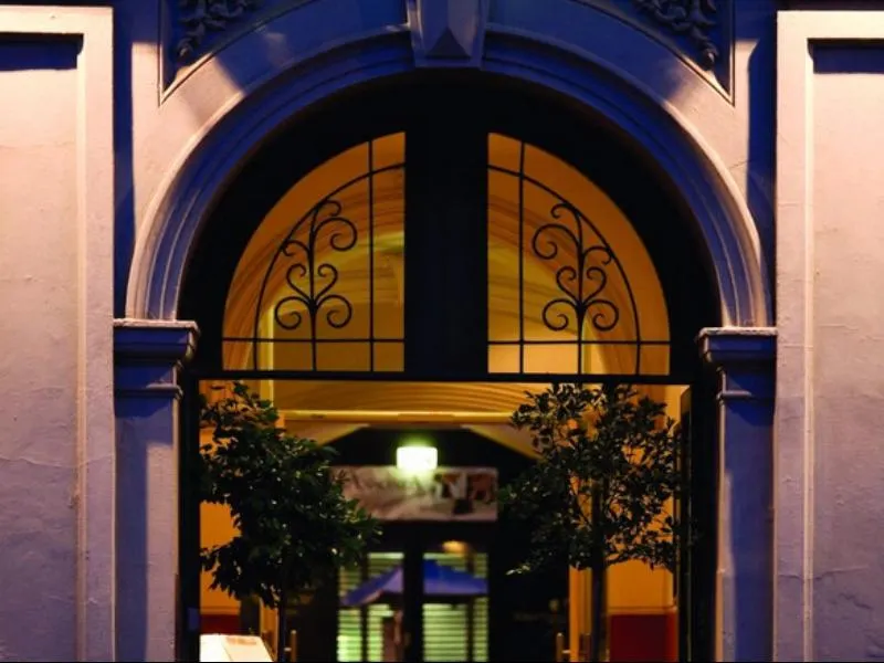 Ansonia on Lydiard Hotel - Image 1