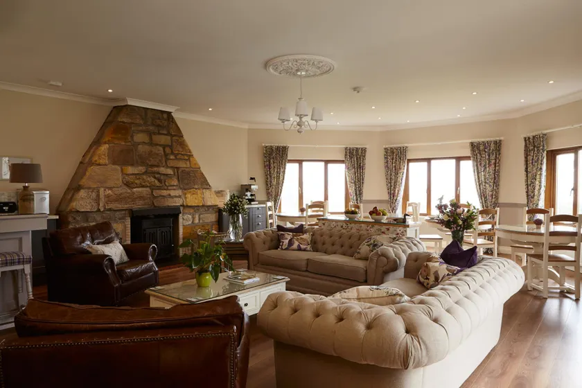 Bowhill Bed and Breakfast - Image 1