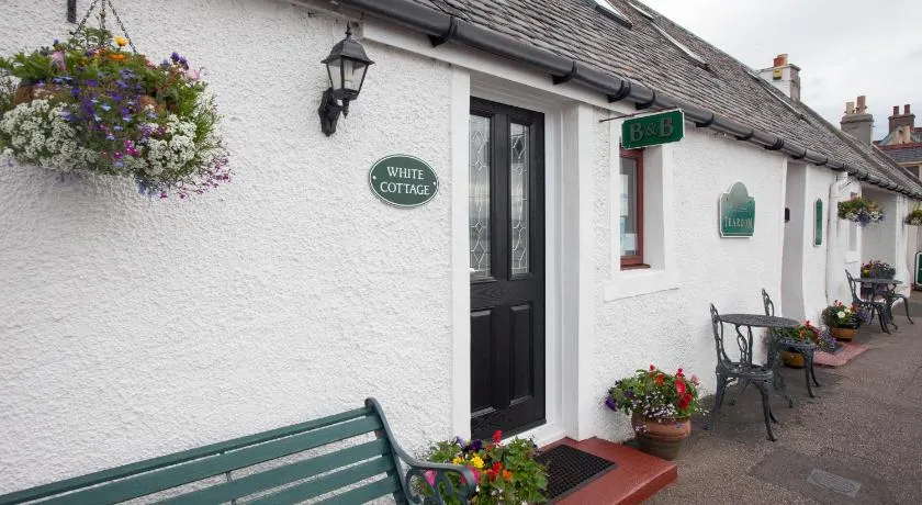White Cottage B&B - Image 1