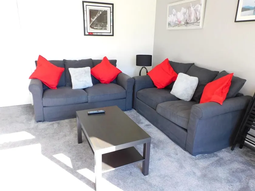 Charming 2 bed house Perfect base for sightseeing - Image 1