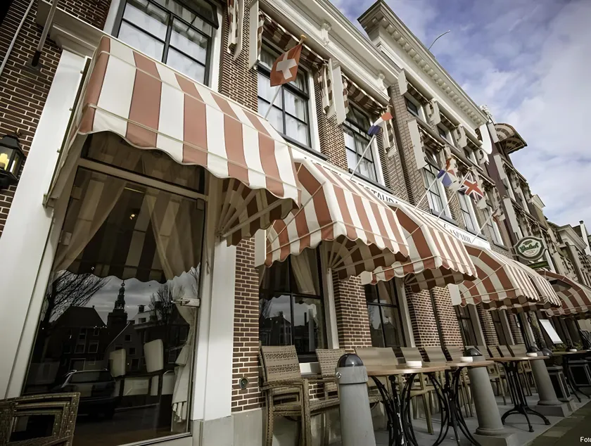 Harbour Hub Hotel - Image 1