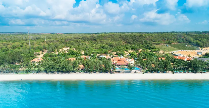 Golden Coast Resort & Spa - Image 1