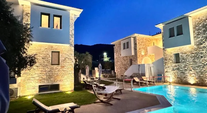 Luminous Luxury Apartments - Image 1