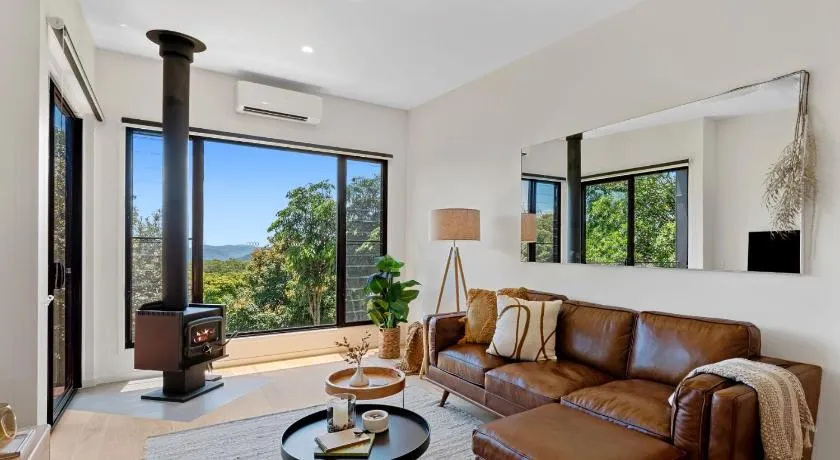 The Ridge at Maleny 1 Bedroom Villa with Spa - Image 1