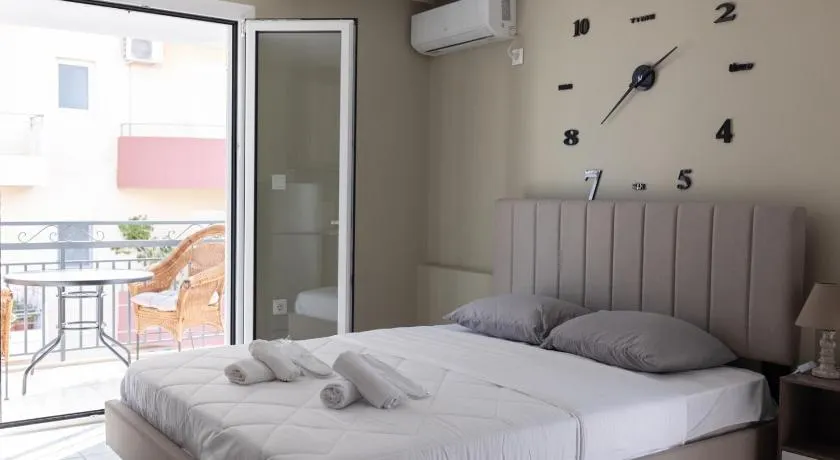 AIOLOS LUXURY agios dimitrios center apartment 4 - Image 1